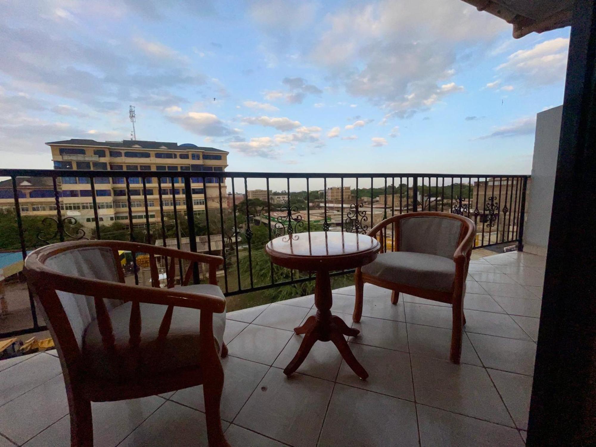 Iman Hotel Isiolo Zewnętrze zdjęcie