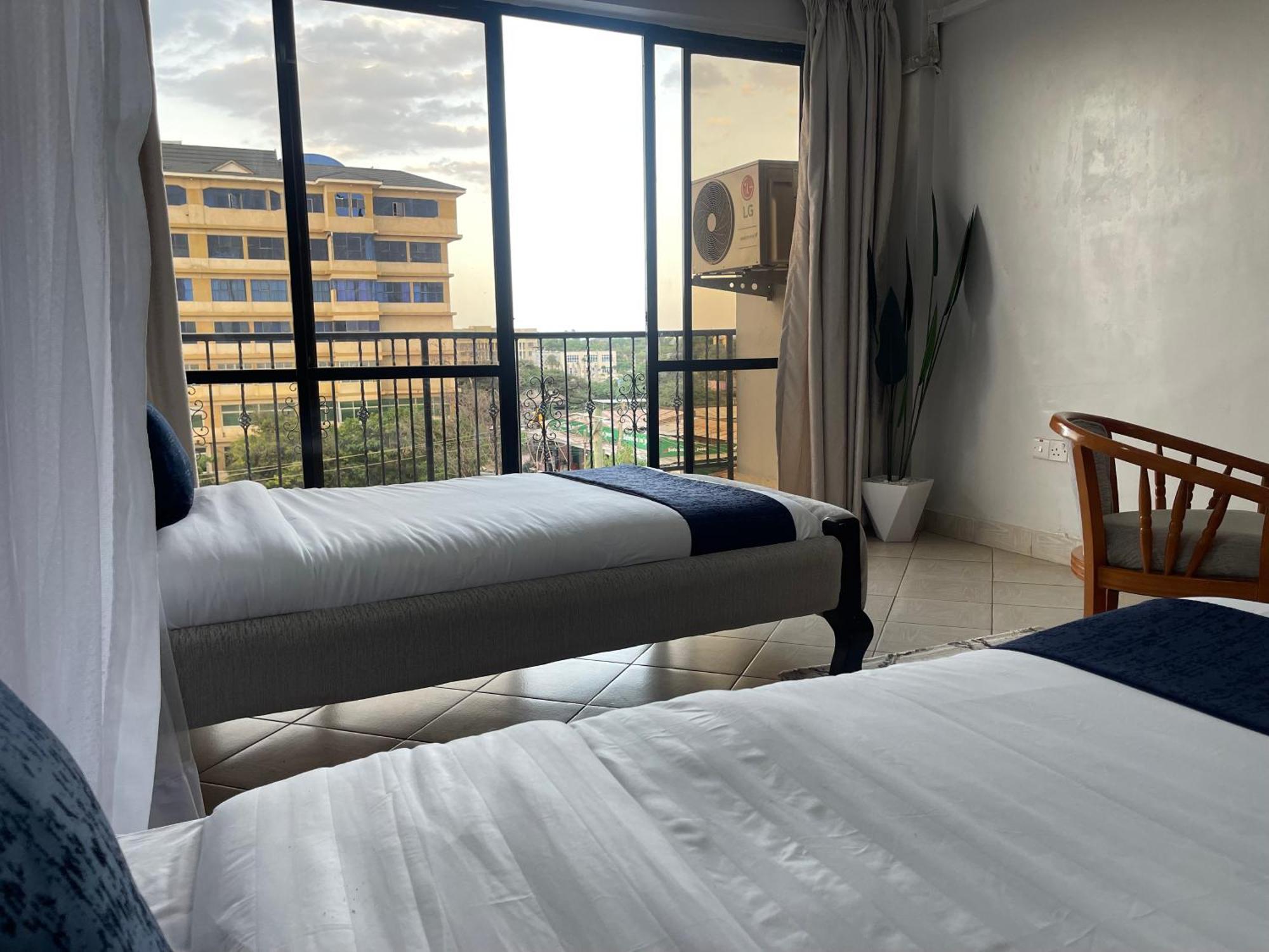 Iman Hotel Isiolo Zewnętrze zdjęcie